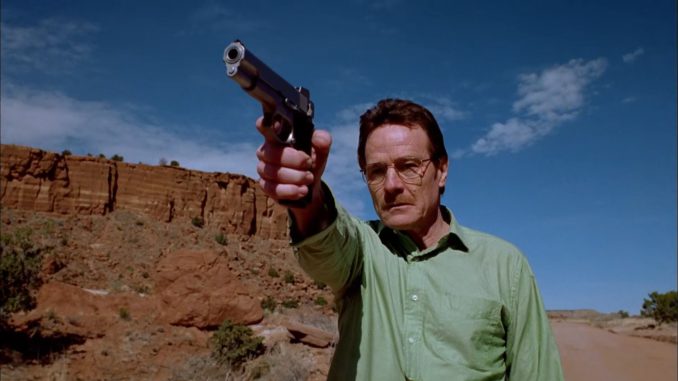 Breaking bad Walter White celuje z broni