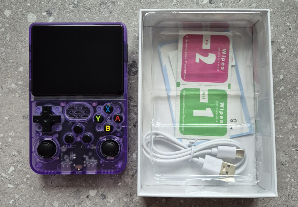 konsola R36S pudełko