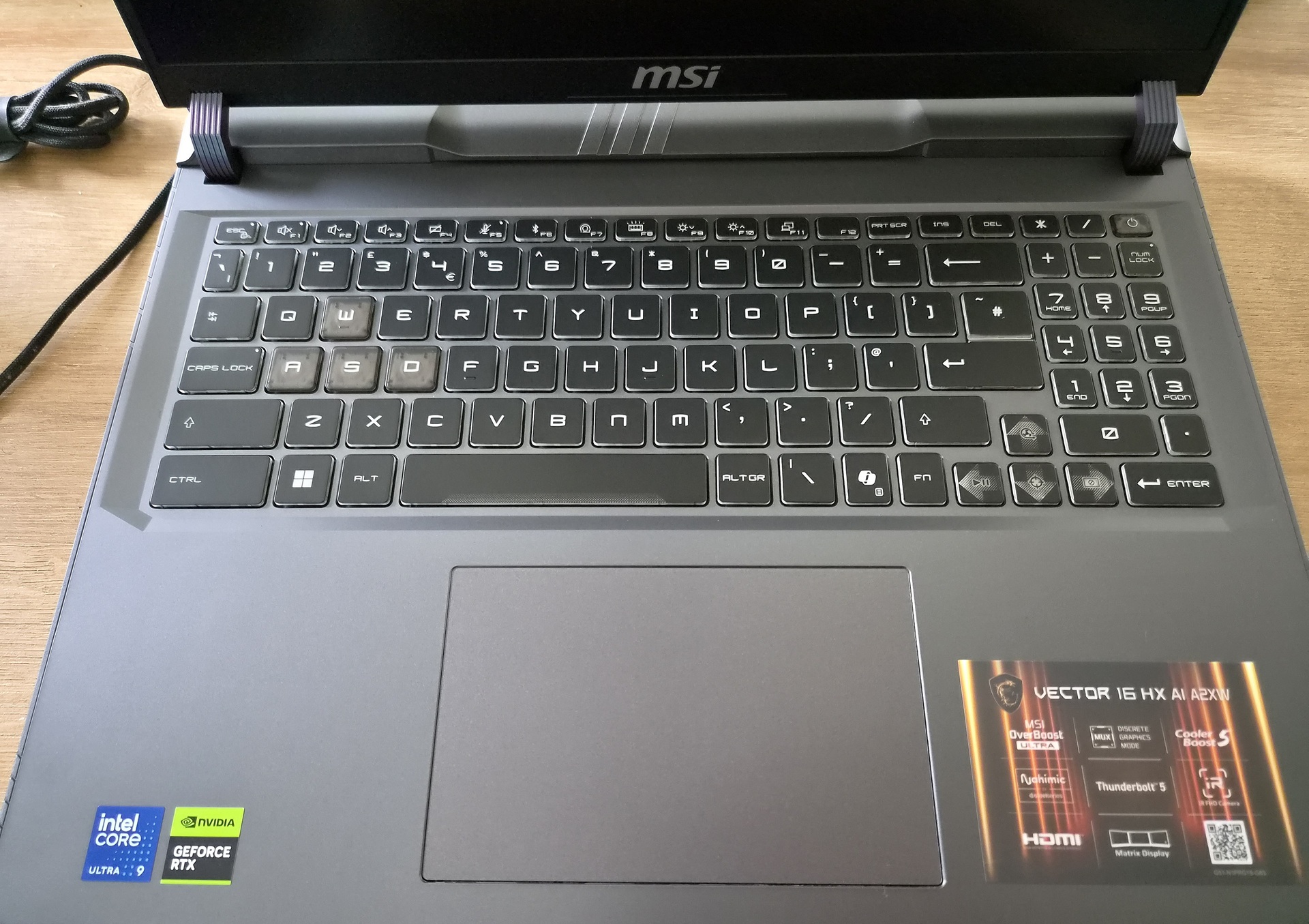 Laptop MSI Vector 16 HX